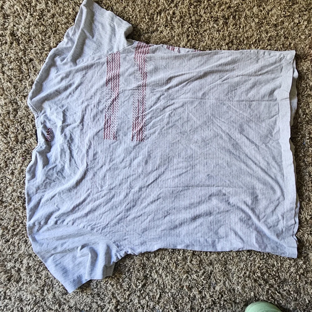 Hugo Boss lightweight gray printed 100%cotton t shirt size‎ L